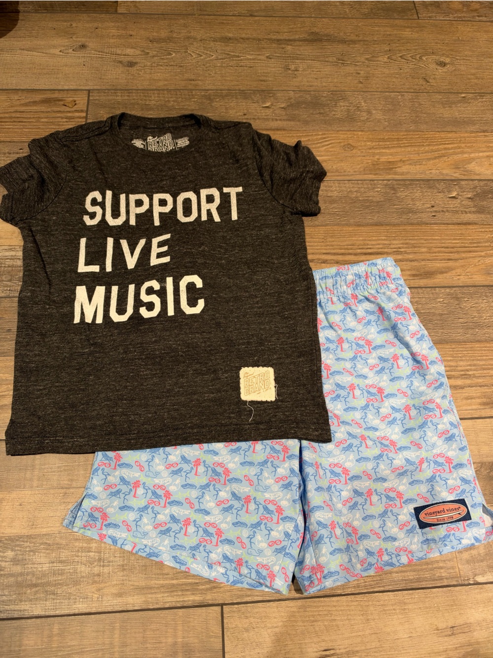 Vineyard Vines and Retro Band Small EUC
